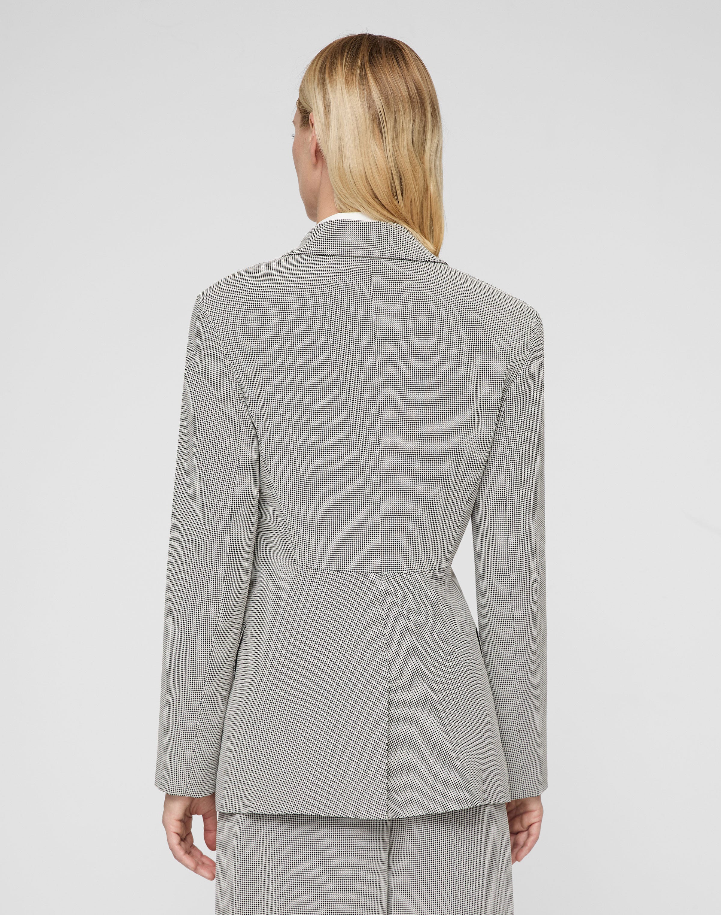 Fluid Houndstooth Jacquard Single Button Fitted Blazer