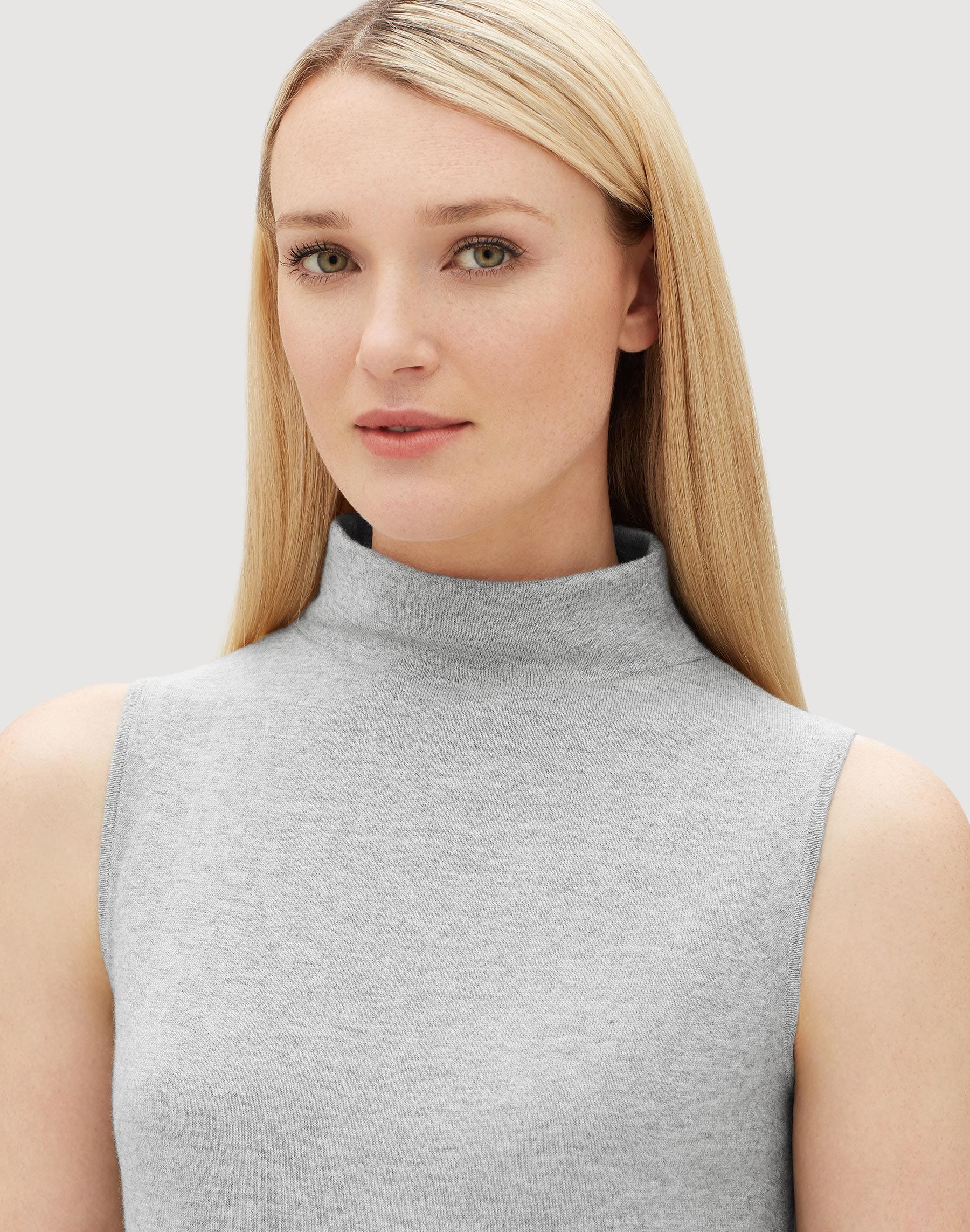 Luxurious Cashmere Silk Sleeveless Mockneck Sweater