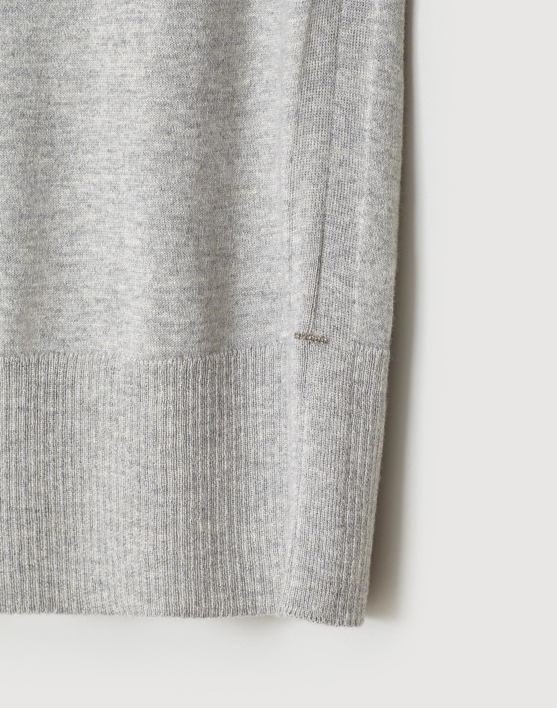 Luxurious Cashmere Silk Sleeveless Mockneck Sweater