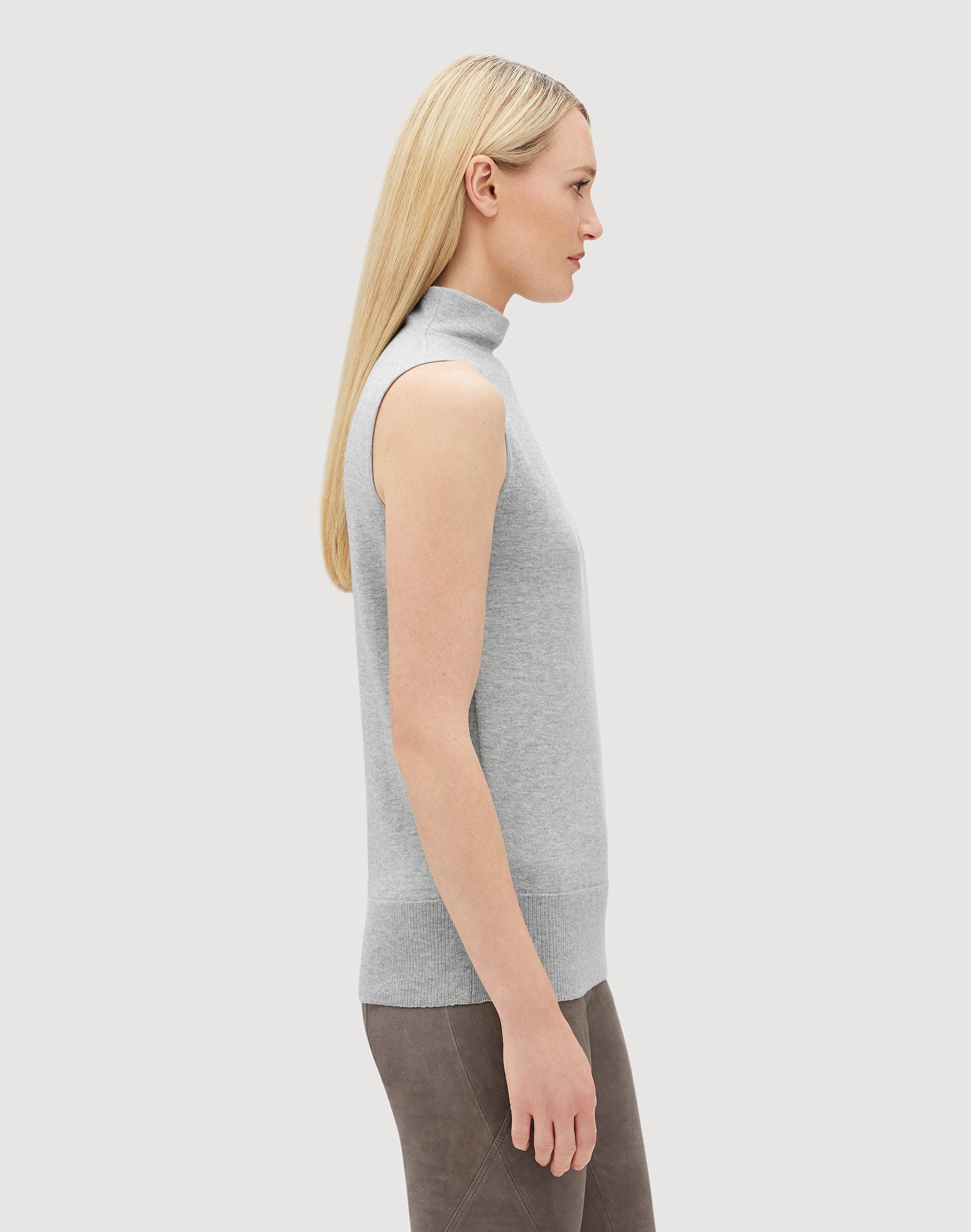 Luxurious Cashmere Silk Sleeveless Mockneck Sweater